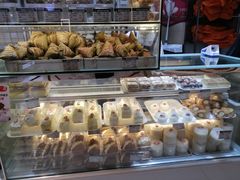 -白玉兰食品甜凤店(合生汇店)