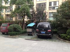 -上海中意商务中心-停车场