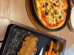 -必胜客(上海华谊新所店)