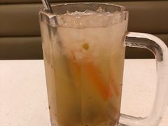 茅根竹蔗马蹄薏米水-香港新发烧腊茶餐厅(万象店)