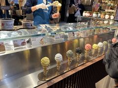-Venchi (Chocolate & Gelato)