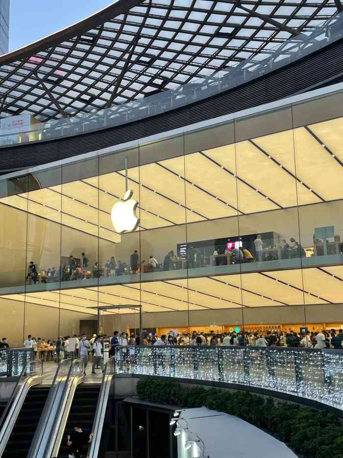 apple零售店(天环广场店)-"[爱心]3.14,众多情人节中唯一一个男.