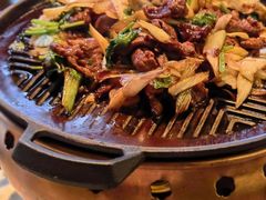 铁板炙烤坝上羊肉羊肉-那家小馆•北京菜•烤鸭(香山店)