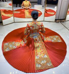 点击看大图 -GRACE KELLY婚纱与礼服(北京店)