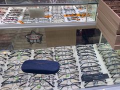 -三叶眼镜城批发市场(上海火车站店)