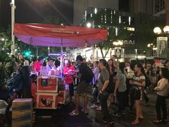 -詹爷爷乌节路街头冰淇淋