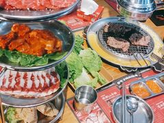 -青瓦炭韩潮烤肉(花园道店)