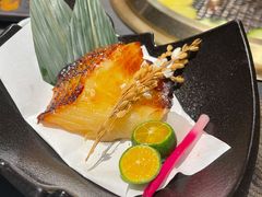 -铭牛烧肉·和牛海鲜自助(高新月牙湖店)