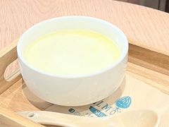 双皮奶炖杏仁茶-杏甜品(尖沙咀加拿分道店)