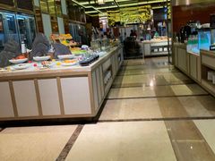 -大中华希尔顿酒店-念自助餐·嗨啤·小龙虾