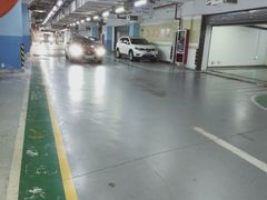 -环球港-停车场