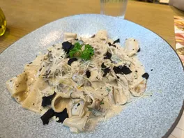 黑**面