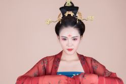 -盘子女人坊古装写真摄影(厦门总店)
