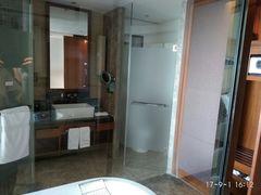 -三亚湾海居铂尔曼度假酒店