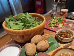 -野山舂·贵州现舂酸汤火锅(鸿通城店)