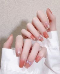 -爱美睫美甲会馆