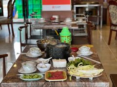 -鲁朗纳麦石锅鸡庄园