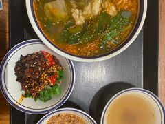 -云阿蛮云南生烫牛肉米线(奉贤路店)