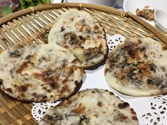 梅菜干烧饼-江南韵·无锡太湖文化体验餐厅(凤凰天街店)