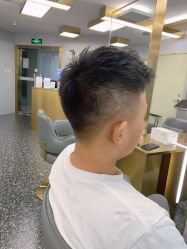 -即型男士理发工作室