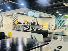 -极限PLAY运动娱乐新世界·团建派对表演休闲馆·室内高空游乐园