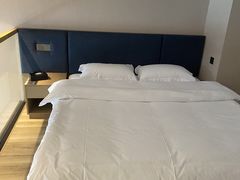 -粉墨·阅湖酒店(湖南广电中心店)
