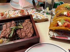 鲜虾牛油果塔塔-Famous肥猫墨西哥音乐餐吧(五棵松华熙LIVE店)