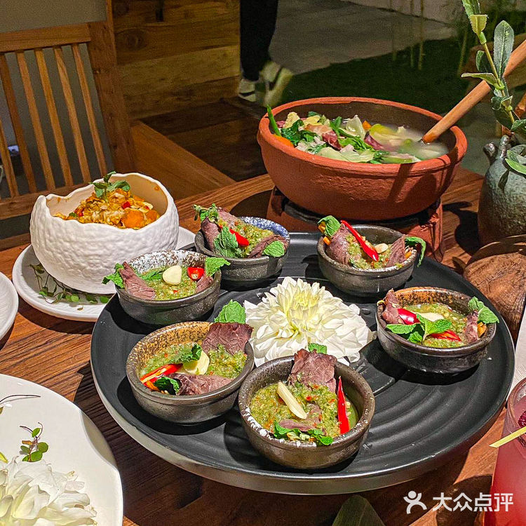 大理这家店好吃到不想回家,吃一次想三天!