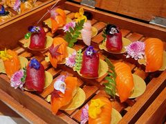 -雍容荟活帝王蟹活龙虾自助(苏宁旗舰店)