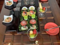 -梁鸿湿地丽笙度假酒店大堂吧