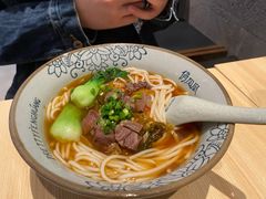 老坛酸菜牛肉粉-俏凤凰(美林M·LIVE天地东座店)