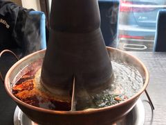 鸳鸯锅-楼外楼大刀肉传统火锅居(幸福街店)