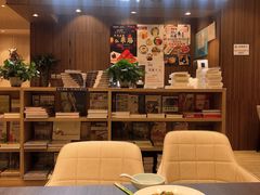 -钟书阁(群光广场店)