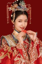 点击看大图 -挪娅婚纱摄影皇家会所