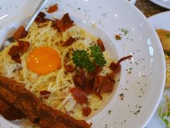 -Chom Cafe and Restaurant