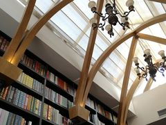 -钟书阁(松江泰晤士小镇店)