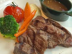 -香格里拉鱼跃地中海西餐厅·牛排披萨