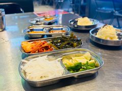 -哈哈碳都·牛肋条无限自助烤肉(台江万达店)