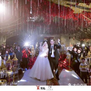 想要把婚宴办的更有意义一些,忍不住心痒痒的去了玺悦