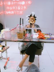 -SWANK SALON