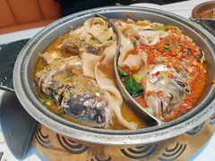 -阿瓦山寨·湘菜现炒·剁椒鱼头王(咸阳总店)