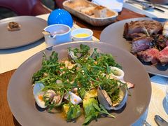温热海鲜沙拉配牛油果-Mercato莫卡多露台餐厅与酒吧(K11店)