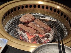 -山川小町·极番烧肉(新地假日广场店)
