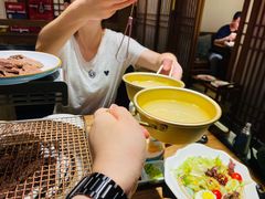 -明洞阿姨·韩式酱蟹烤肉·创意料理(三元桥店)