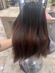 -AKOZO Beauty Salon