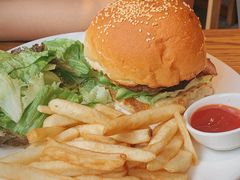 牛油果牛肉汉堡-ZEMOCAFE·FUSION FOOD(西交利物浦店)
