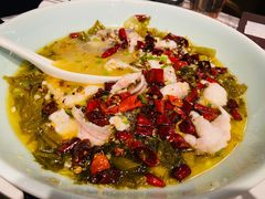 招牌酸菜鱼-港丽餐厅