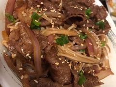 汁浇牛肉盖饭-大鲜生·亚洲菜融合小食堂