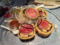 惠灵顿牛排-弦月窗LUNETTE BY AMANDA(复兴路店)