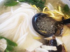 -桥香园过桥米线(国贸店)